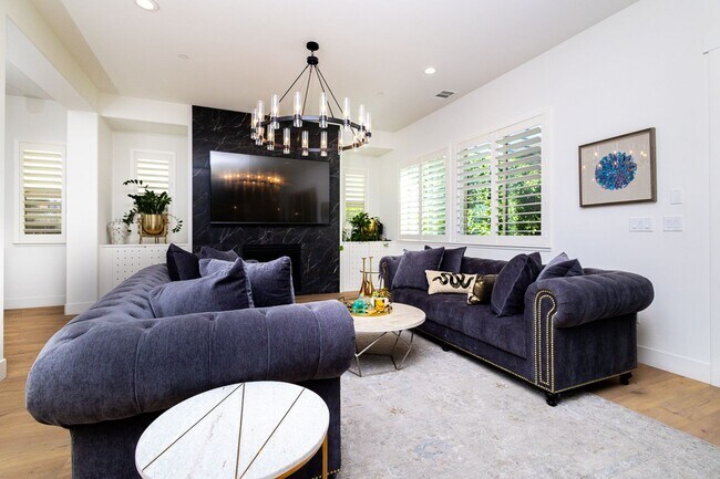 Building Photo - Gorgeous Custom Upgraded Serrano Home!