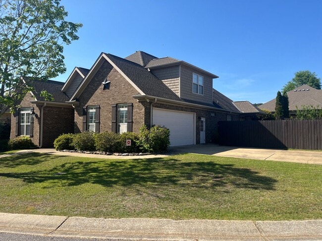 Building Photo - Beautiful 5 Bed 3 Bath Home! Fall 2026!