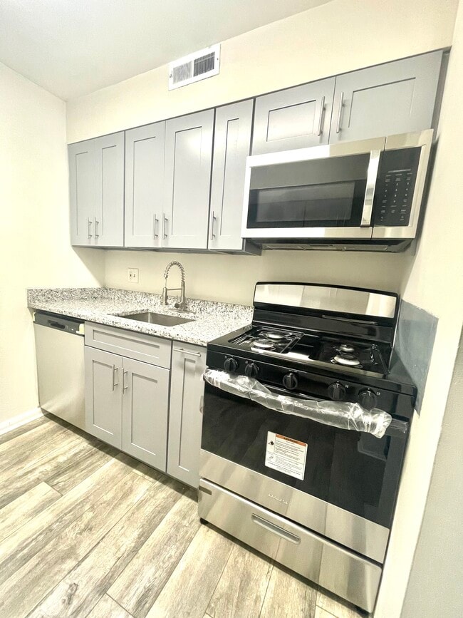 Building Photo - 6091 Majors Ln