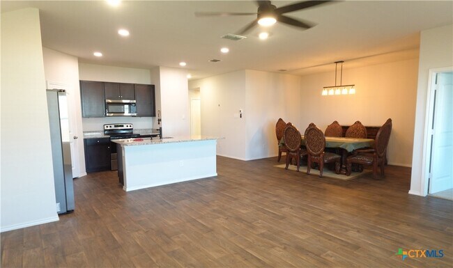 Building Photo - 348 Desert Willow
