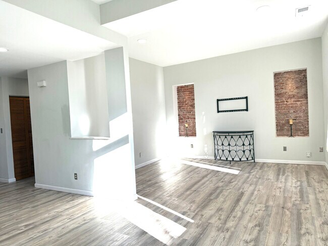 Building Photo - 4529 Arco Ave