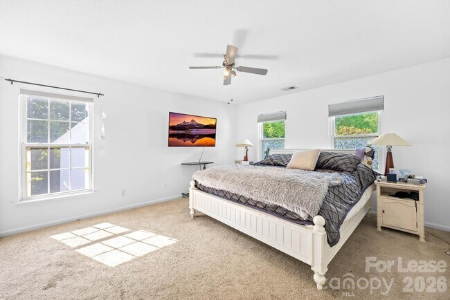 Building Photo - 124 Shorecrest Dr