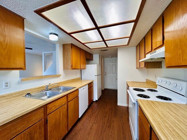 Building Photo - 9300 Kempler Dr