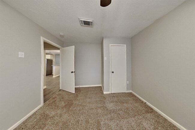 Building Photo - 12303 Flaxen Dr