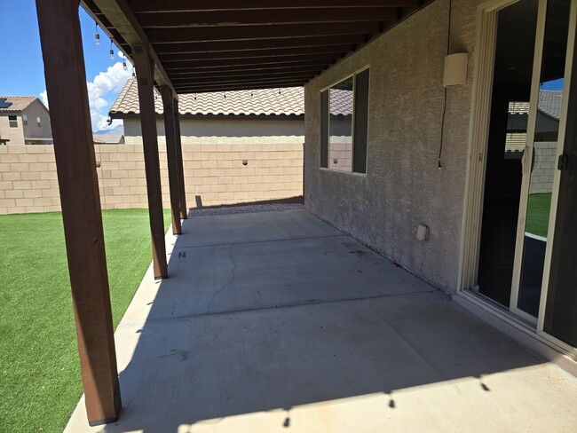 Building Photo - 4412 S Sunrise Bluff Way