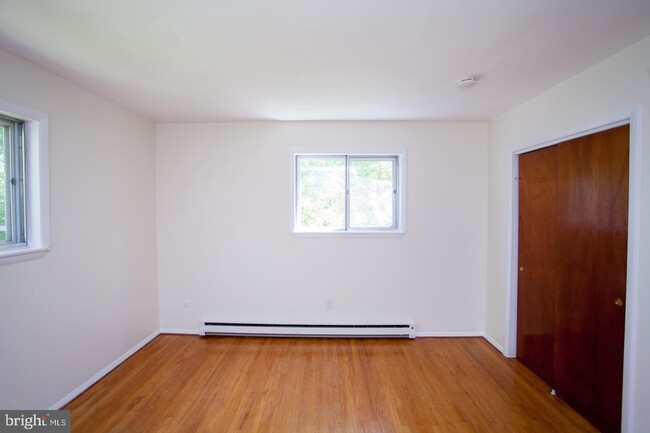Building Photo - 463 Avenue B