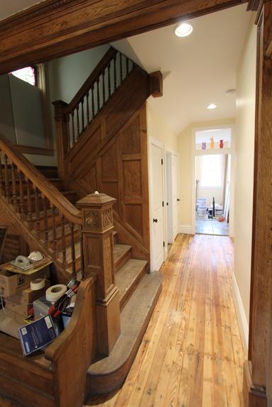 Lobby, Hallway to Kitchen - 1906 Morrell St