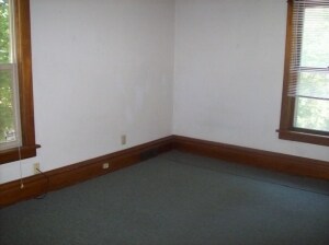 Building Photo - 508 N Dubuque St