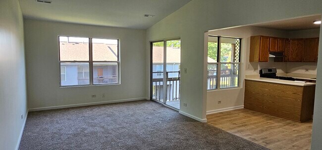 Building Photo - 1 Acorn Ln