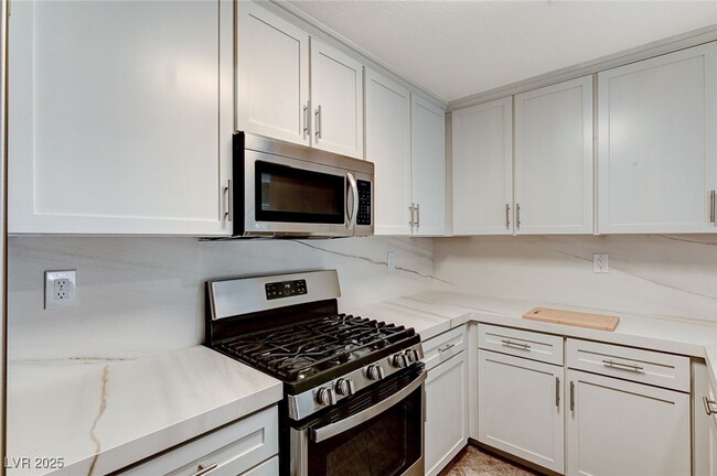 Building Photo - 2633 Durango Dr