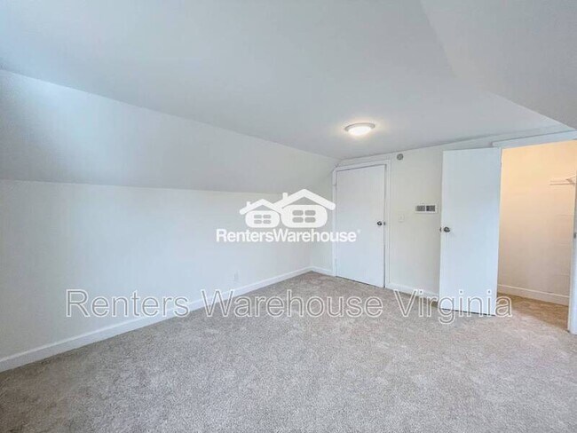 Building Photo - 4862 Norvella Ave