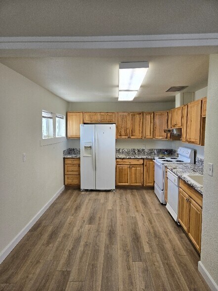 Building Photo - 1514 4th St