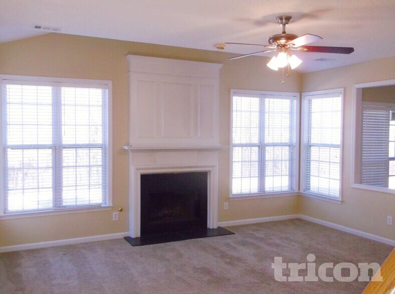 Building Photo - 3515 Donamire Way NW