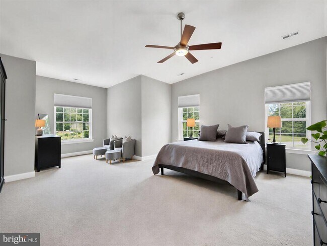 Building Photo - 23017 Holloway Ct