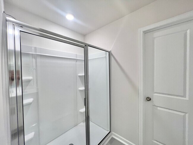 Building Photo - **OFFERING WAIVED APPLICATION FEES & $200 ...