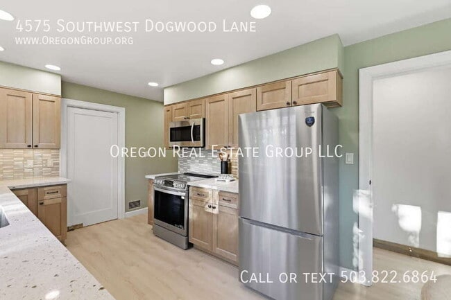 Building Photo - 4575 SW Dogwood Ln