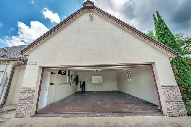 Building Photo - 4920 SW 170th Ave
