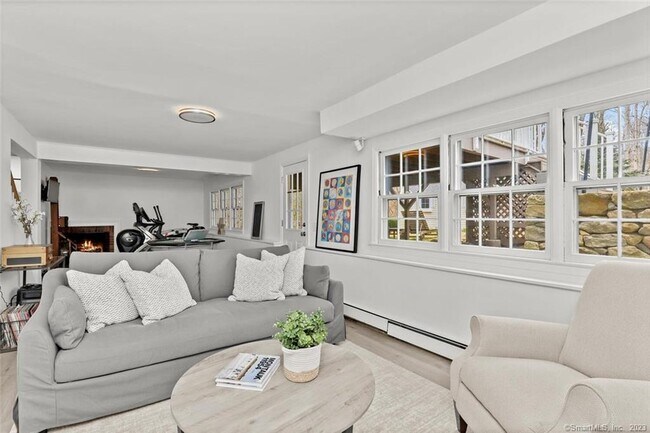 Building Photo - 183 Frogtown Rd