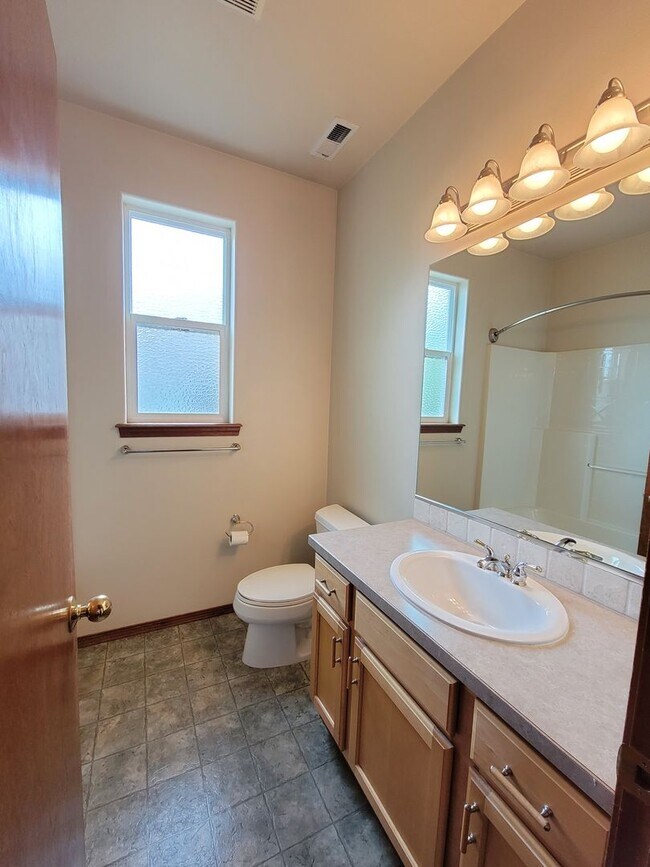 Building Photo - South Richland Rambler for Rent