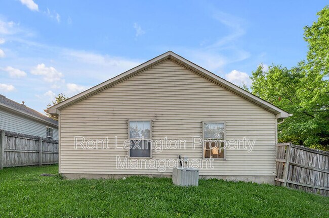 Building Photo - 660 Morgan Hills Dr