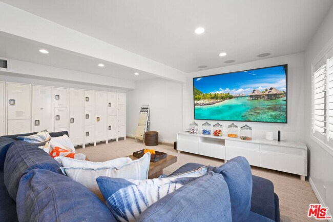 Building Photo - 29225 Cliffside Dr