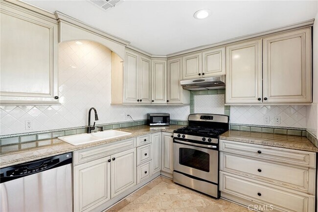 Building Photo - 6000 Woodman Ave