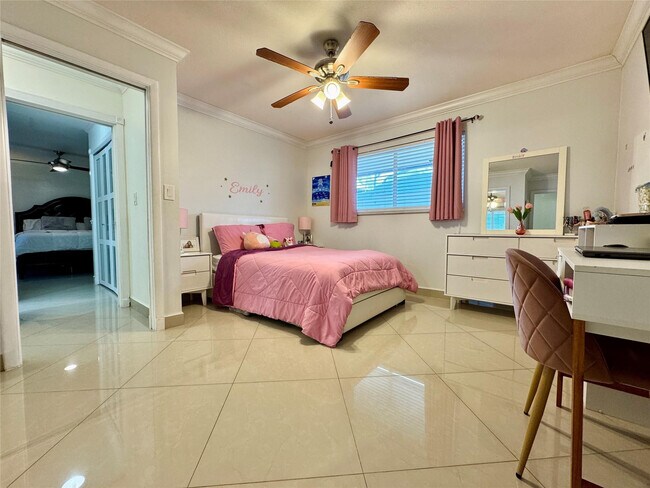 Building Photo - 481 W Tropical Way