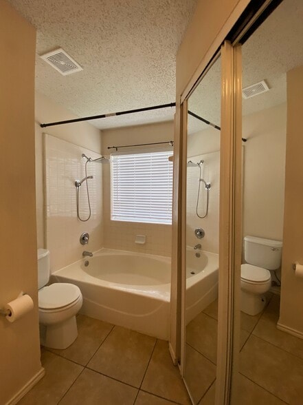 Building Photo - 805 Greenridge Dr