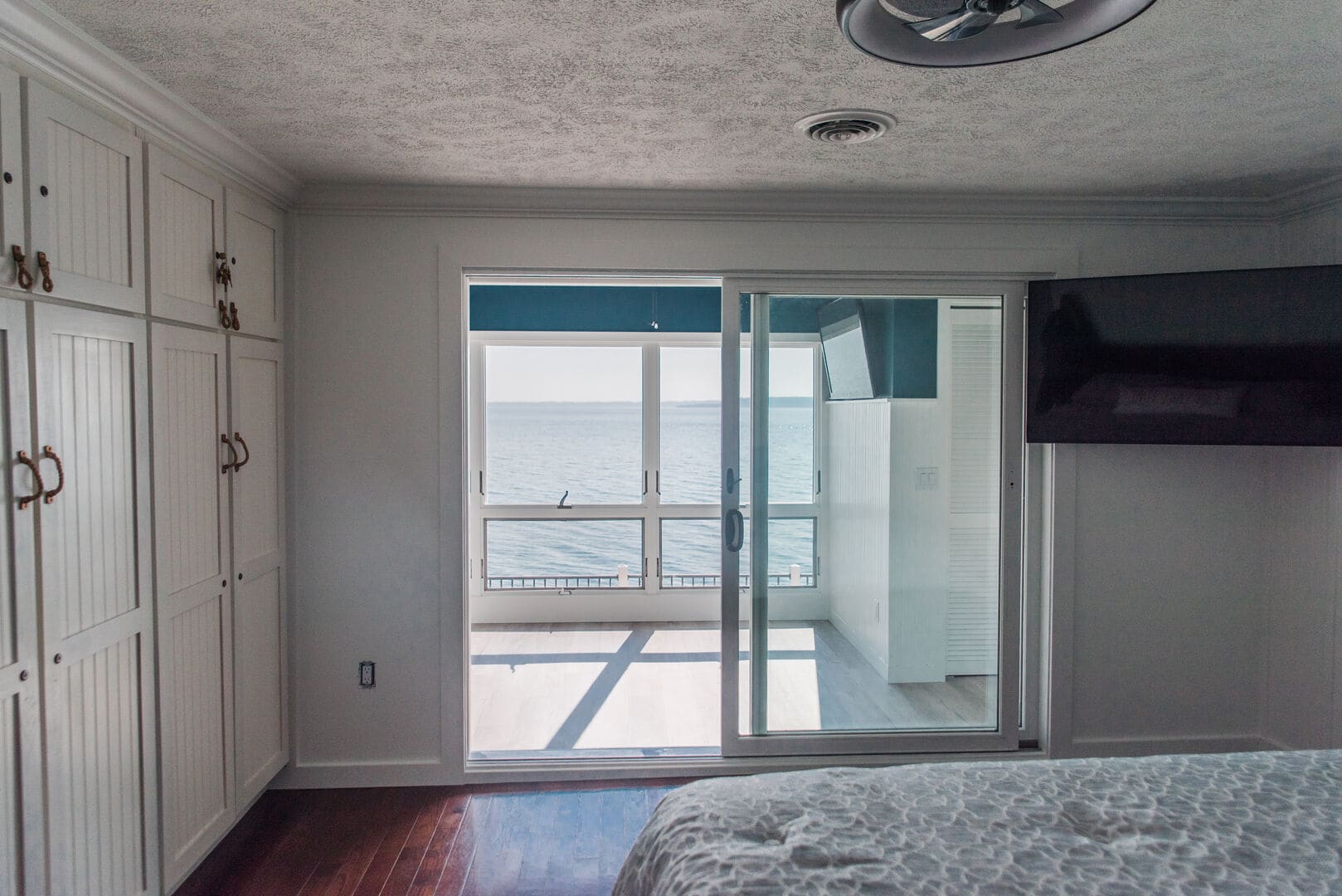 Building Photo - 7633 S West Bay Shore Dr