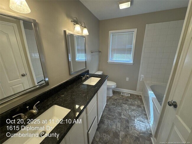 Building Photo - 1615 Diplomat Dr