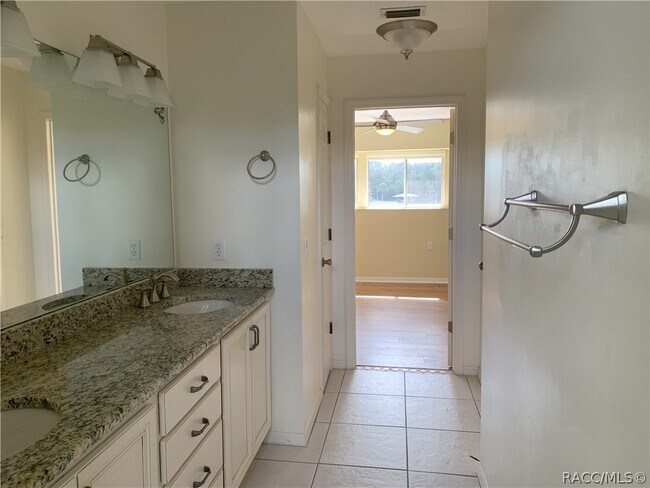 Building Photo - 10972 W Cove Harbor Dr