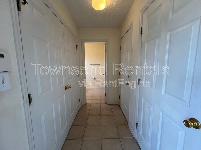Building Photo - 121 Bugle Call Dr