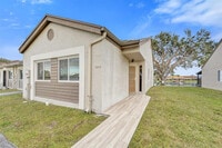 Building Photo - 5514 SW 28th Terrace