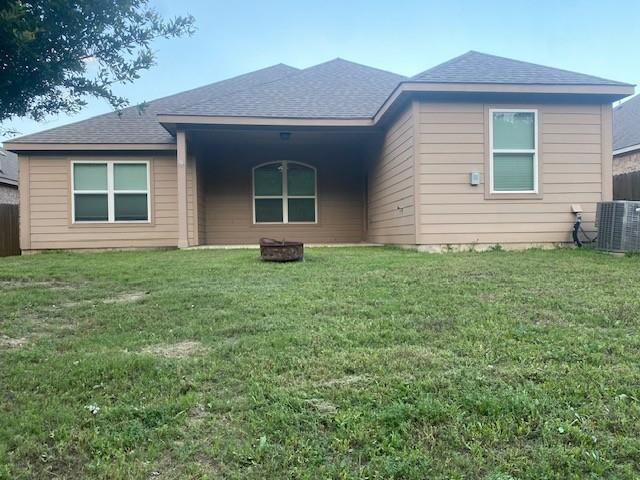Building Photo - 1720 Persimmon Dr