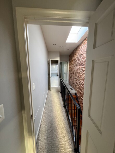 Building Photo - 11 N Streeper St