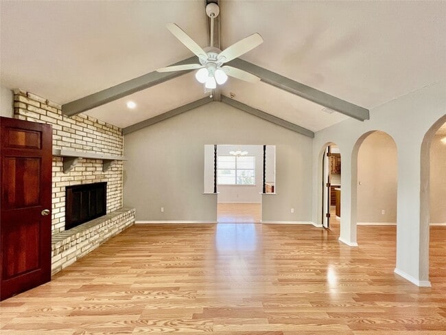 Building Photo - 2732 Parkhaven Dr