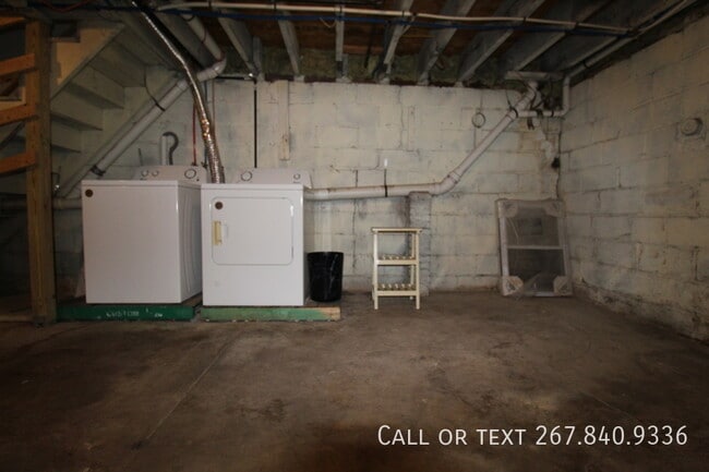 Building Photo - 421 Bridgeboro St