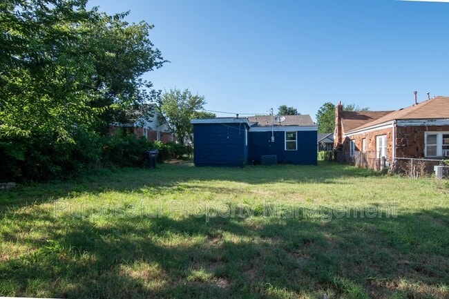 Building Photo - 2208 Hardin Dr