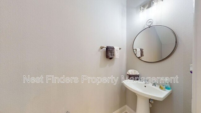 Building Photo - 33 Ficus Ln