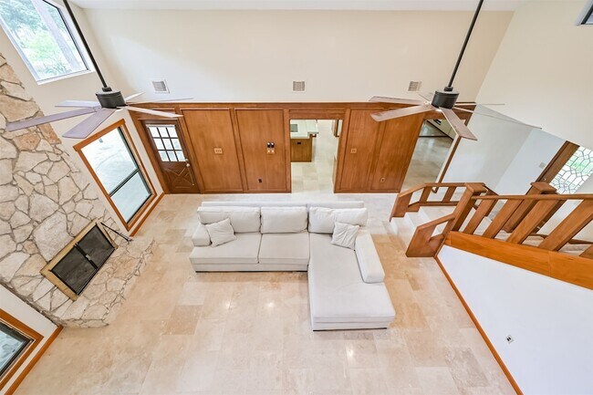 Building Photo - 16040 Dunes Dr