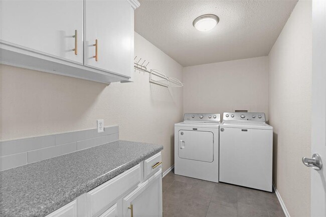 Building Photo - 11513 Quarter Horse Trail