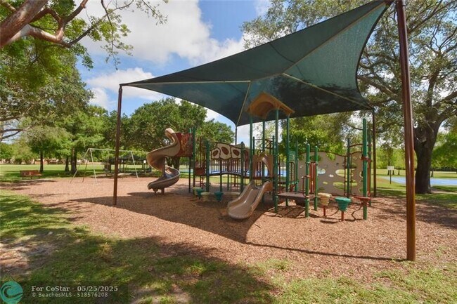 Building Photo - 10691 NW 12th Dr