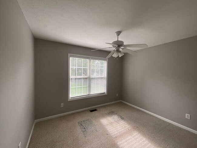Building Photo - 35 Northview Dr
