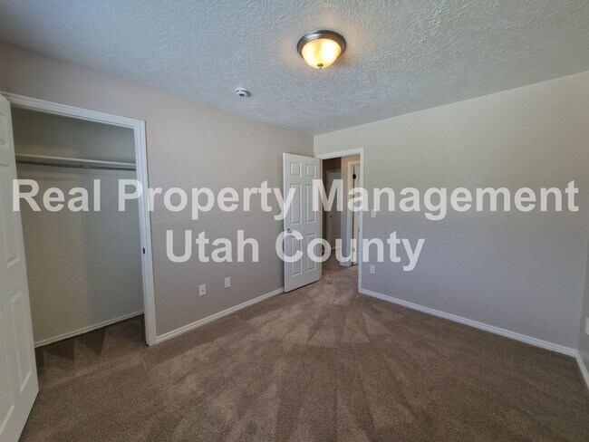Building Photo - Qualify With 2.5x Rent in Income. Plus Hal...