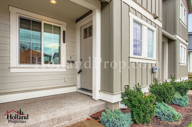 Building Photo - **Price drop: $2395 + $150.00 off for your first 3 months**- Lovely 3 bedroom home in Hillsboro