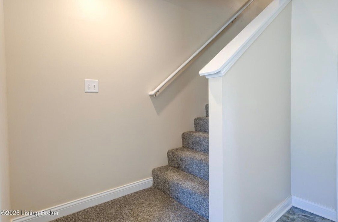 Building Photo - 203 Dixon Cir