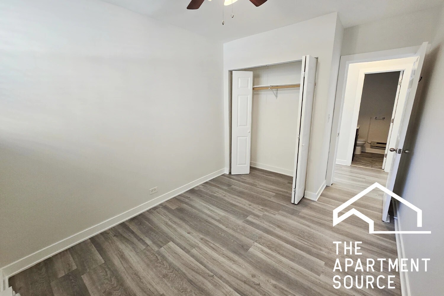 Building Photo - 732 W Roscoe St