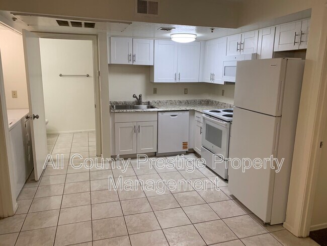 Building Photo - 16033 N 25th St