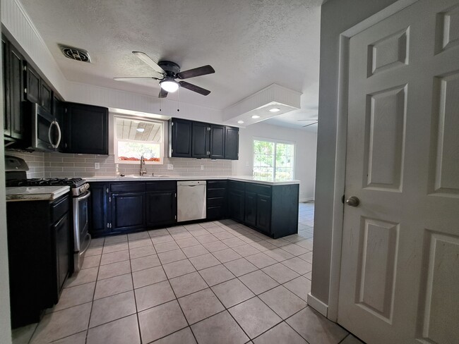 Building Photo - 775 S 2100 E