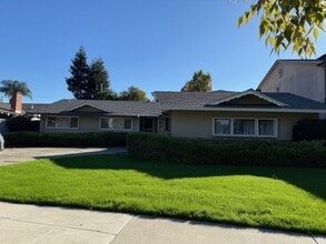 Building Photo - Home for the Holidays! 3 Bedroom, 2.5 Bath Single Family Home